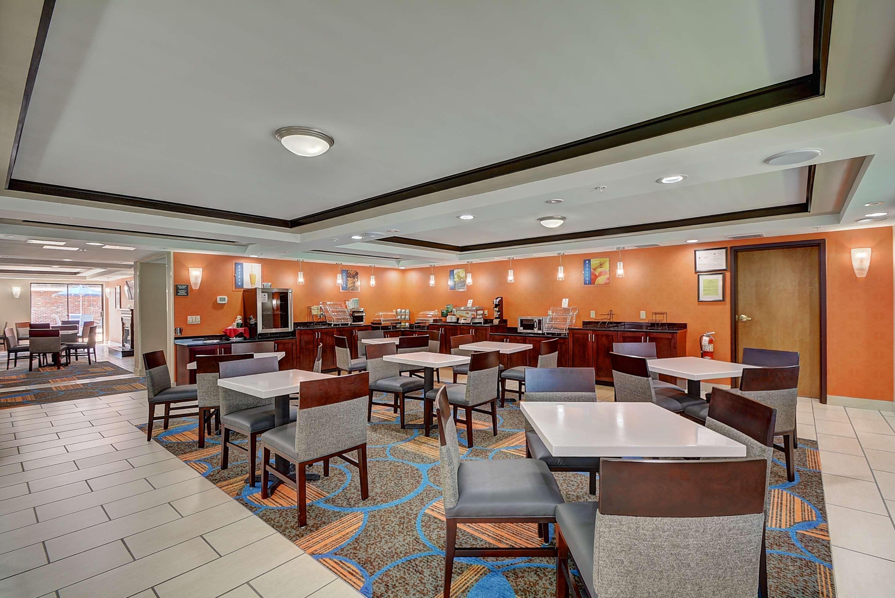 Best Western Plus Keene Hotel Extérieur photo