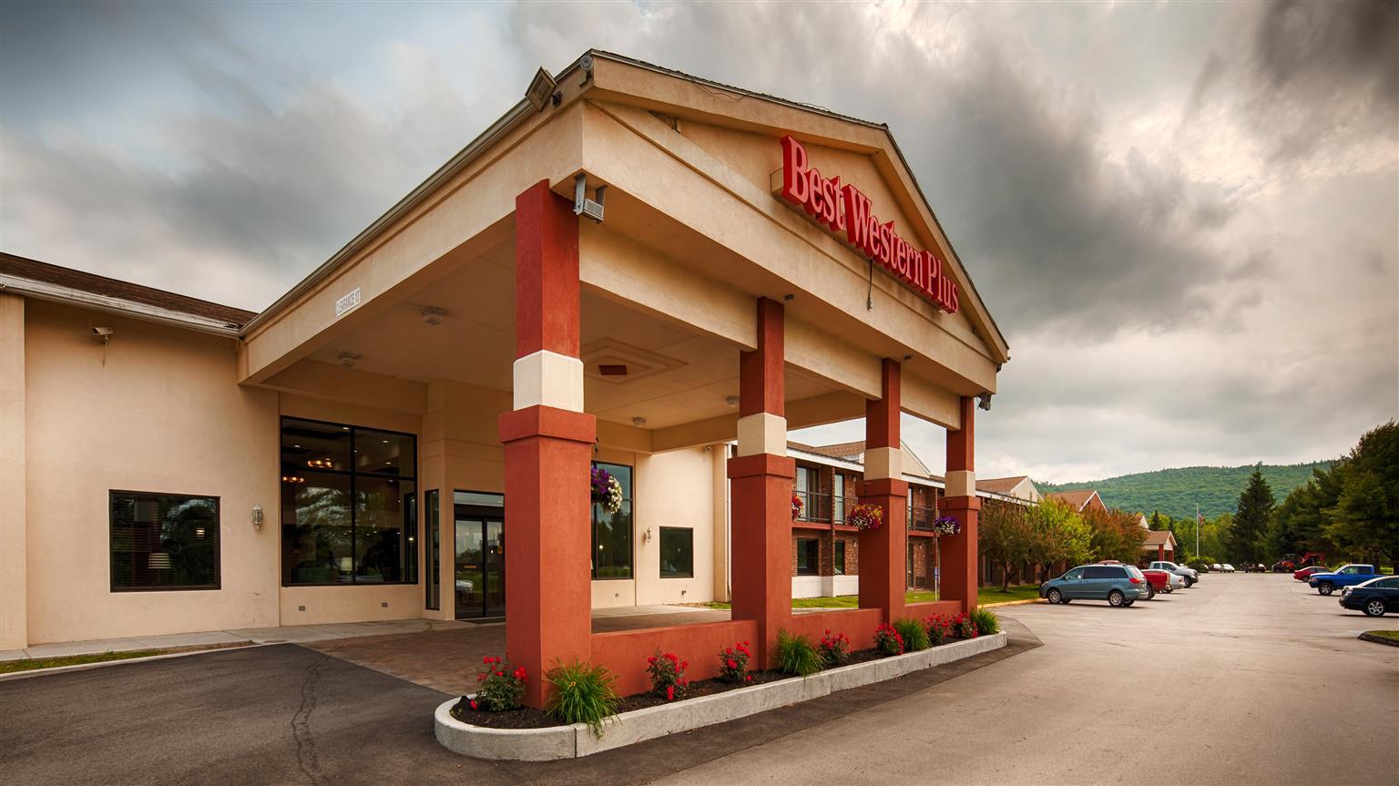 Best Western Plus Keene Hotel Extérieur photo