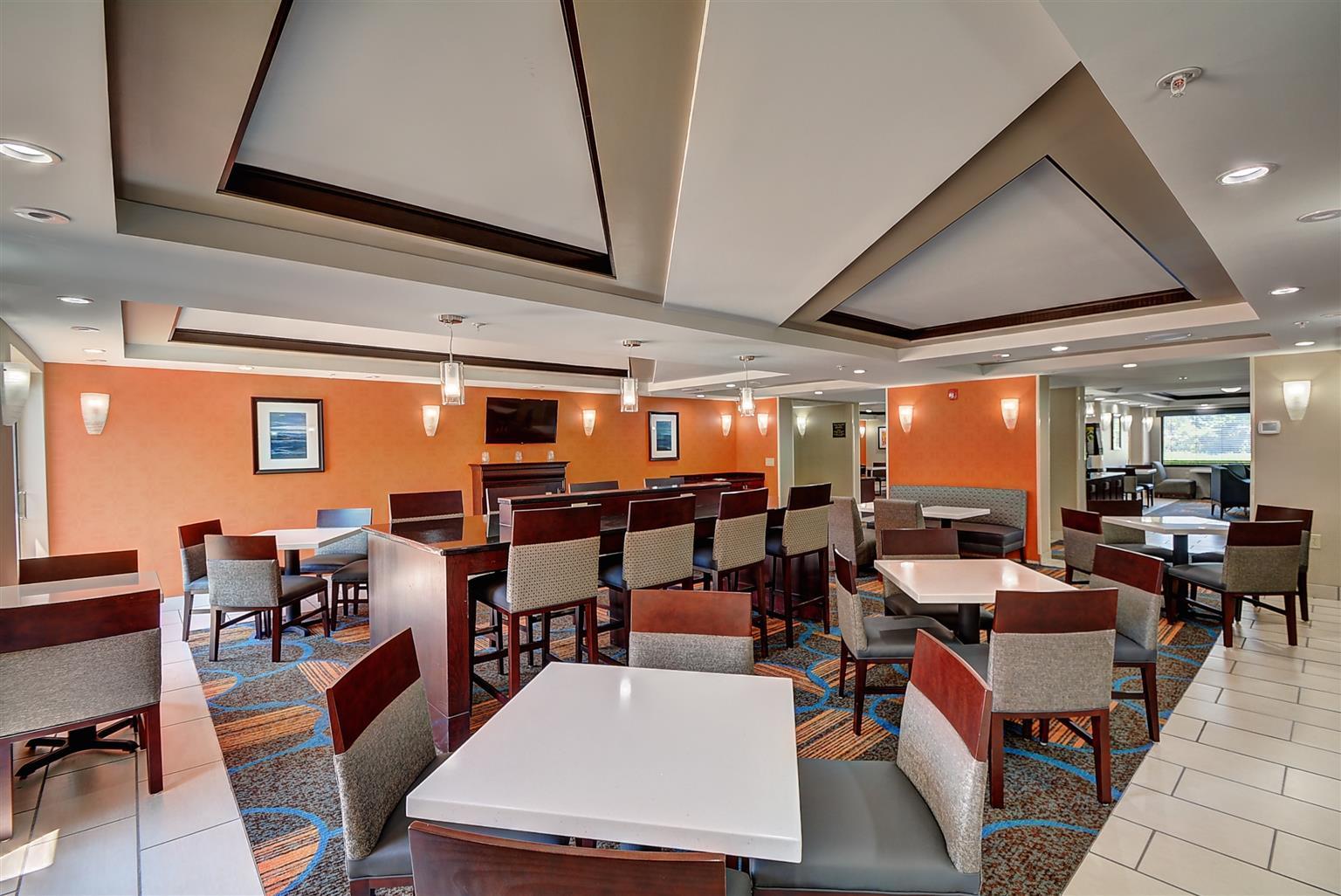 Best Western Plus Keene Hotel Extérieur photo