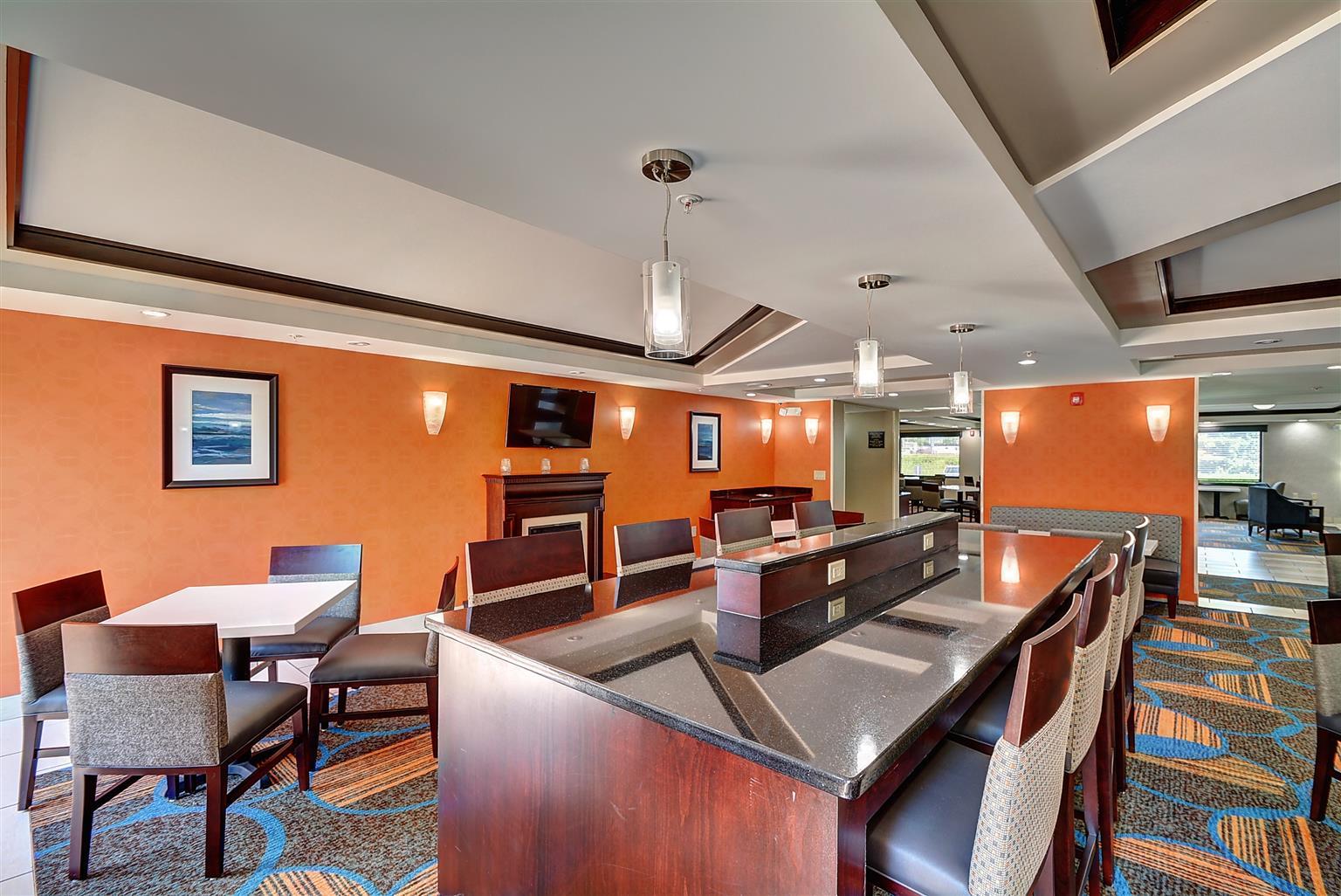 Best Western Plus Keene Hotel Extérieur photo
