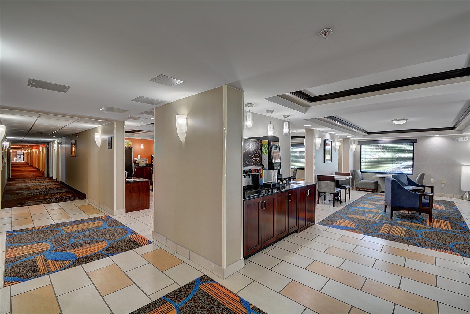 Best Western Plus Keene Hotel Extérieur photo