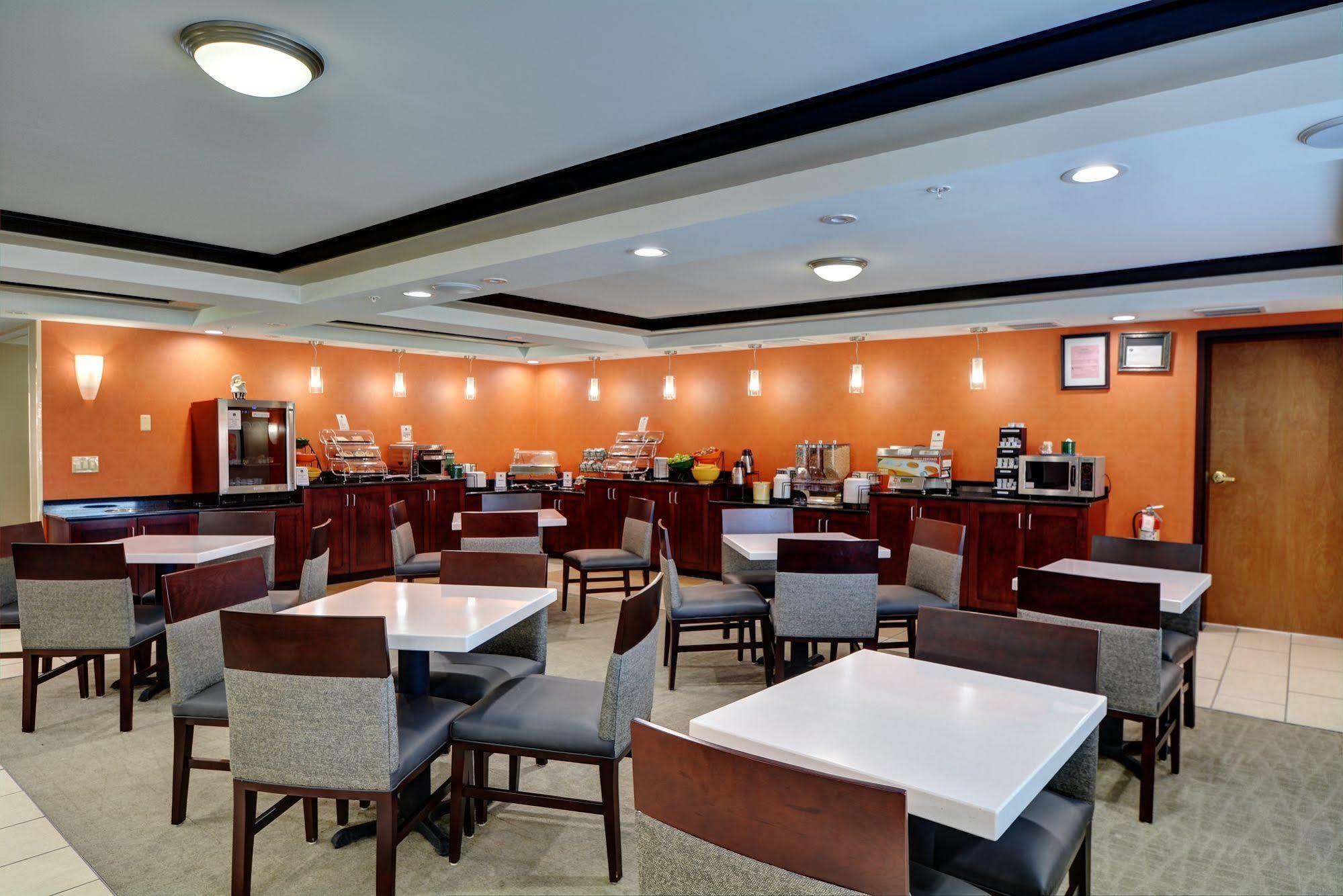 Best Western Plus Keene Hotel Extérieur photo