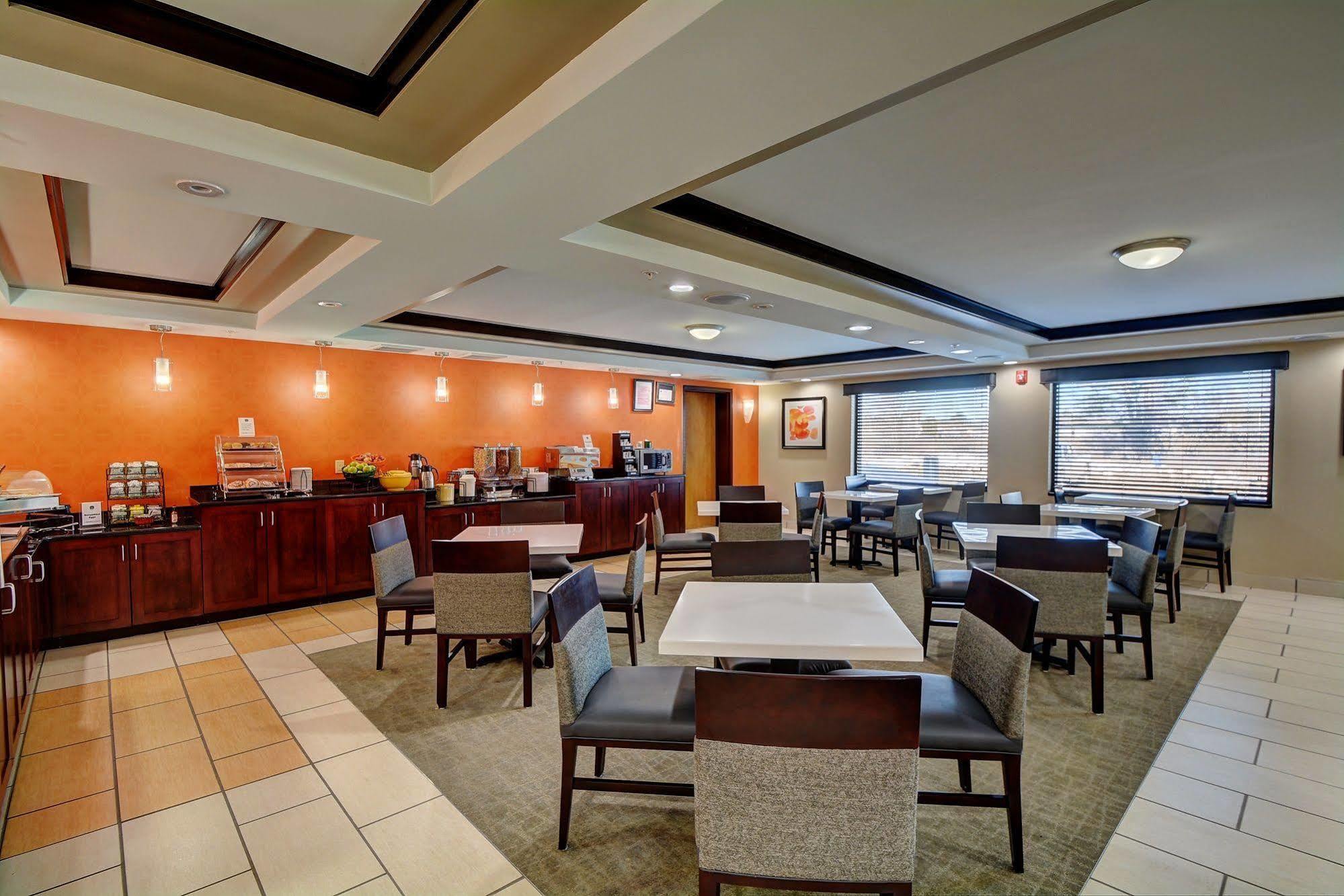 Best Western Plus Keene Hotel Extérieur photo